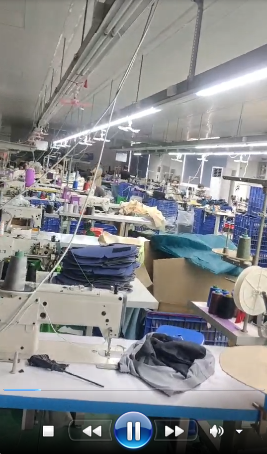 銘利工作服生產(chǎn)車間